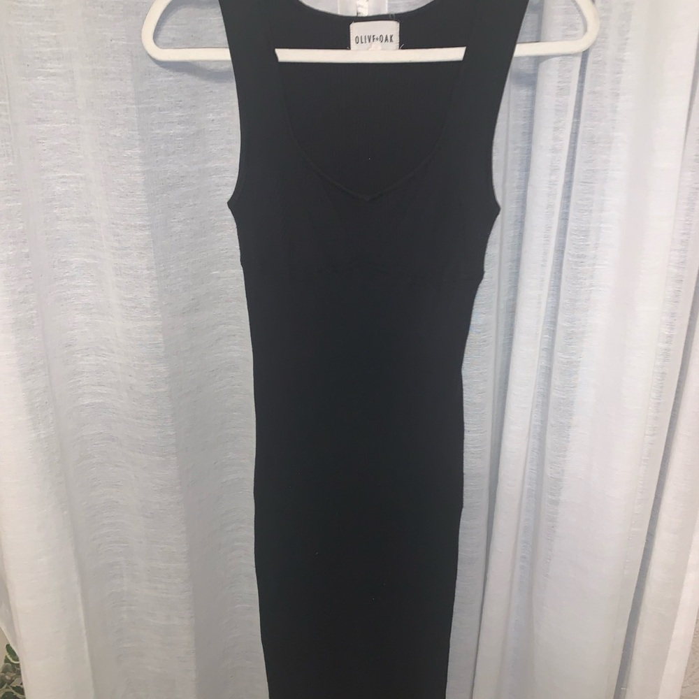 Olive & Oak Black Sleeveless Dress